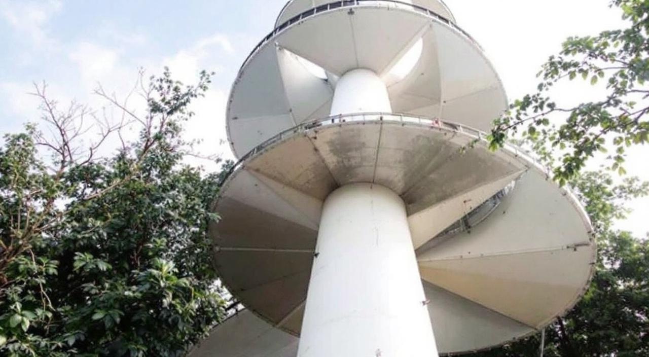 Ambuluwawa Tower: how to visit the spiral tower of Kandy