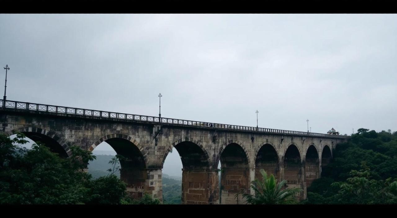 Nine Arch Bridge: when to visit and how to photograph it